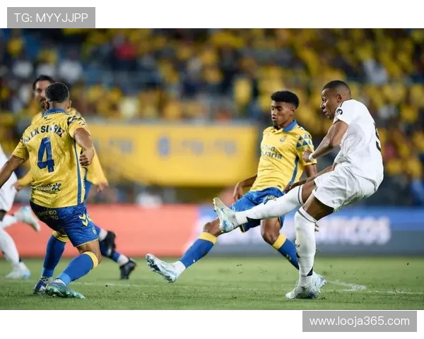 维尼修斯儒尼奥尔闪耀绿茵引领皇马新王朝的青春与激情 维尼修斯儒尼奥尔闪耀绿茵引领皇马新王朝的青春与激情