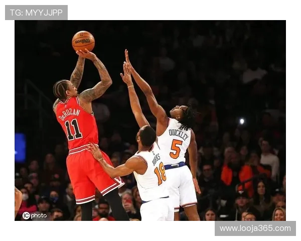 纽约尼克斯强势出击鏖战激烈引爆全场篮球巅峰对决之夜