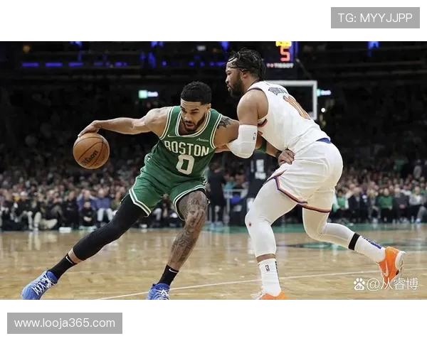 纽约尼克斯鏖战东部劲敌全场激战展现球队坚韧与冠军潜力 纽约尼克斯鏖战东部劲敌全场激战展现球队坚韧与冠军潜力